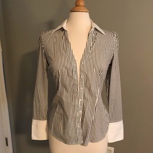 3/$25 Summer SALE 💝🎉🛍 Express Essentials